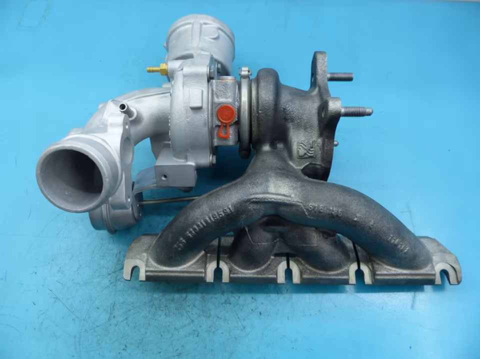 Überholter Turbolader AUDI A5 53039700119 06H145701K
